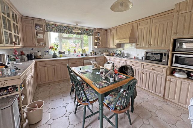 Woodlea, Woodside Road, Chiddingfold photo 2