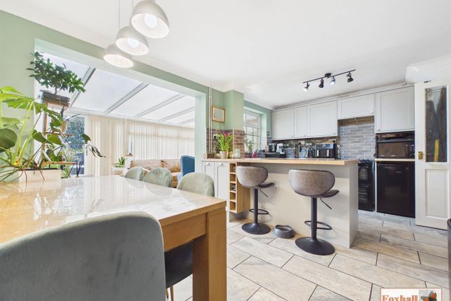 14, Laurelhayes, Ipswich photo 2