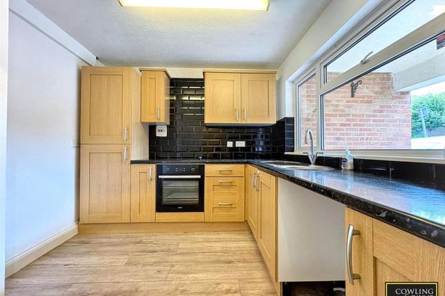 14, Silver Way, Wickford photo 3