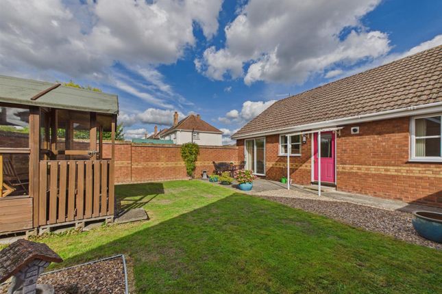 11, Gardens Walk, Upton-Upon-Severn photo 2