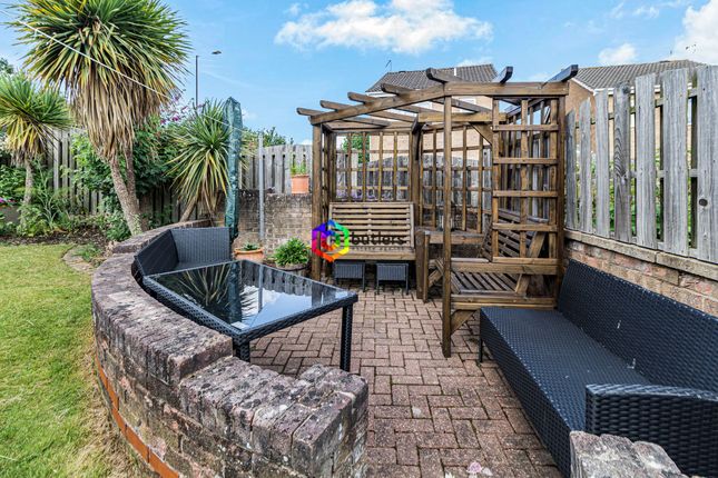 22 Willingham Gardens, Sheffield photo 4