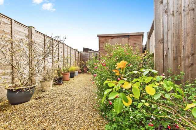 28, Renoldson Drive, Southampton photo 3