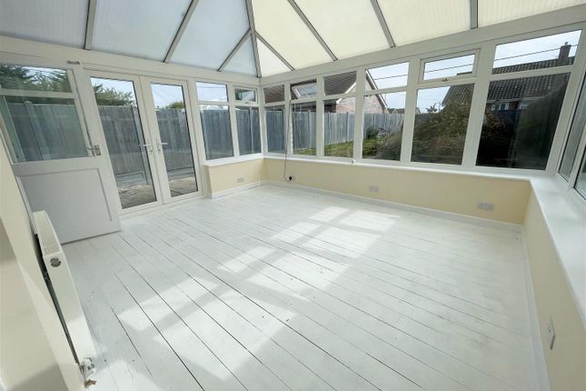 107, Bemerton Gardens, Kirby Cross photo 3