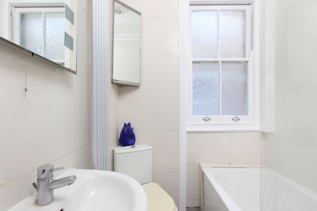 Flat for sale in Elmhurst Mansions, Edgeley Road, London