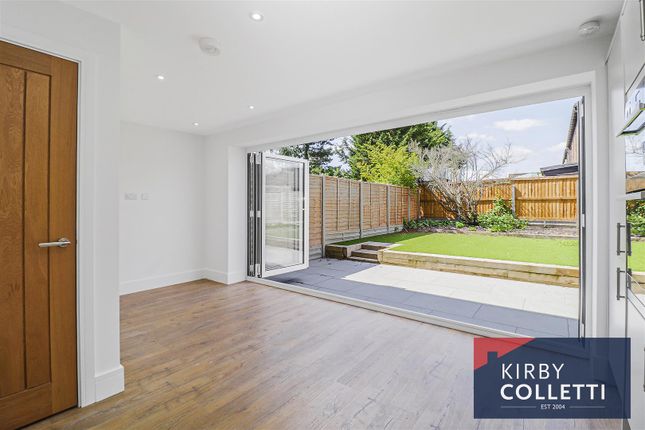 4, Frenchs Close, Stanstead Abbotts photo 2