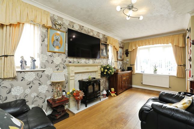 24, Greenfields, Cheshire photo 2