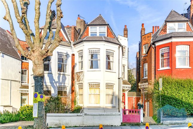 Flat for sale in Tetherdown, Muswell Hill, London