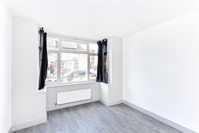 Thumbnail Property to rent in Gosport Road, London