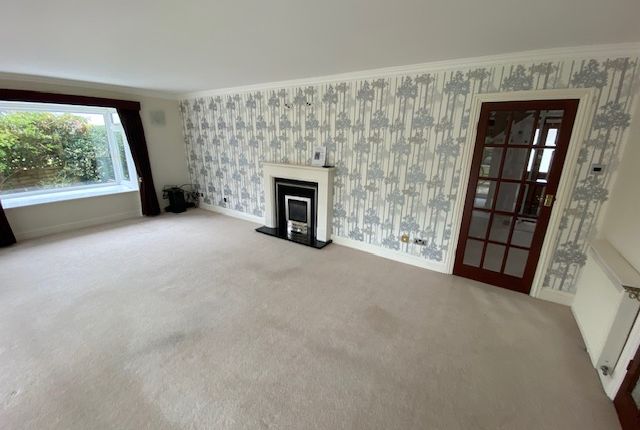 Detached house to rent in Wain Close, Little Heath, Herts