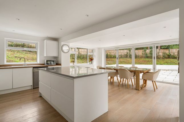 Lake View, East Grinstead photo 4