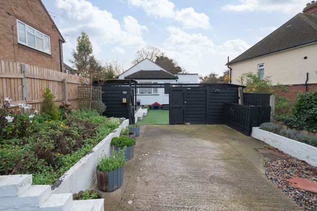2-bed bungalow on 101, Coleman Crescent, Ramsgate, £250,000