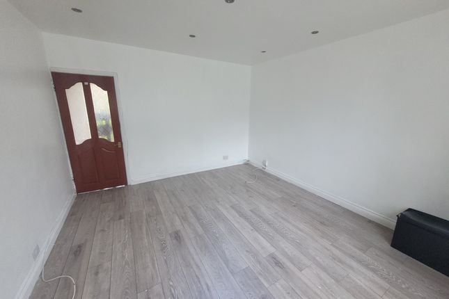 Property to rent in Paget Road, Langley, Slough
