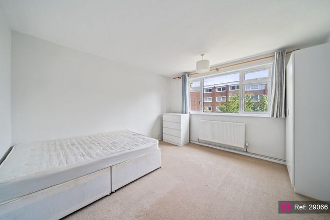 Flat 22, Chalford Court, 45-47 Putney Hill, London photo 4