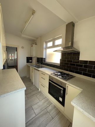 3 Bed Semi-Detached House To Rent Spring Grove Road, Hounslow Tw3