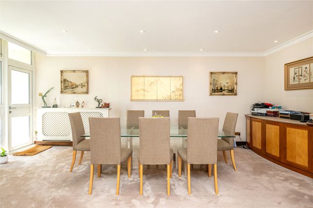 Flat 3, 24, Carlton House Terrace, London photo 4