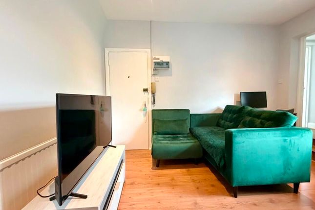 Flat 3, 39 Brighton Road, Purley photo 2
