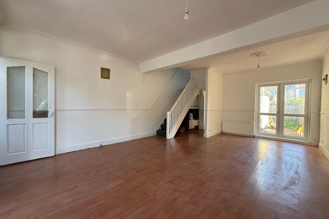 Thackeray Road, London photo 2