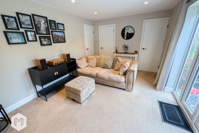 39 Peasley Close, Warrington photo 4