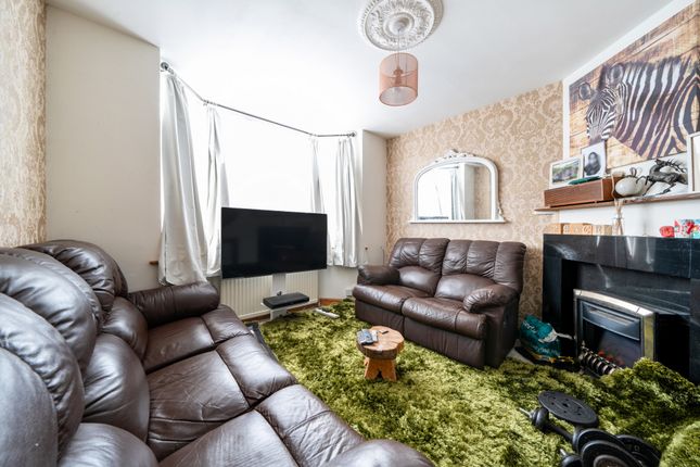 Terraced house for sale in Princes Park Close, Hayes