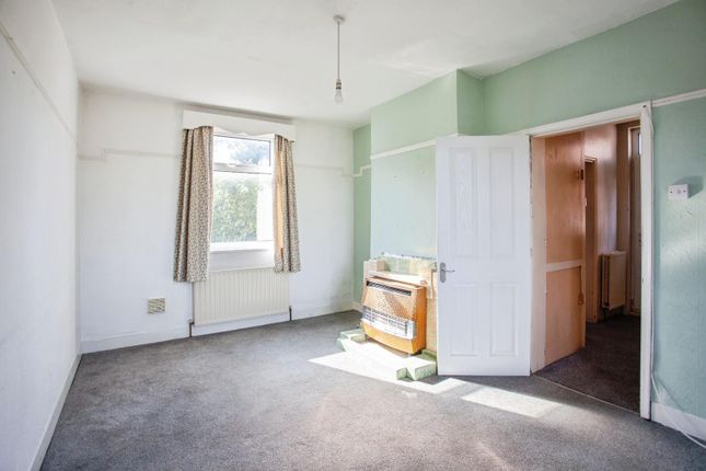 88, Halliwell Crescent, Sheffield photo 3