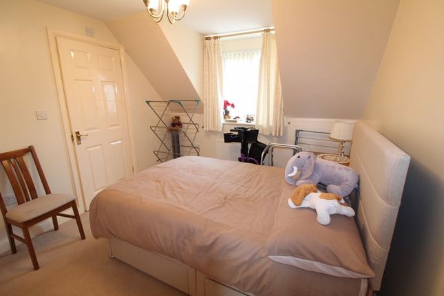 48 Alexandra Walk, Prince Charles Avenue, Dartford photo 4