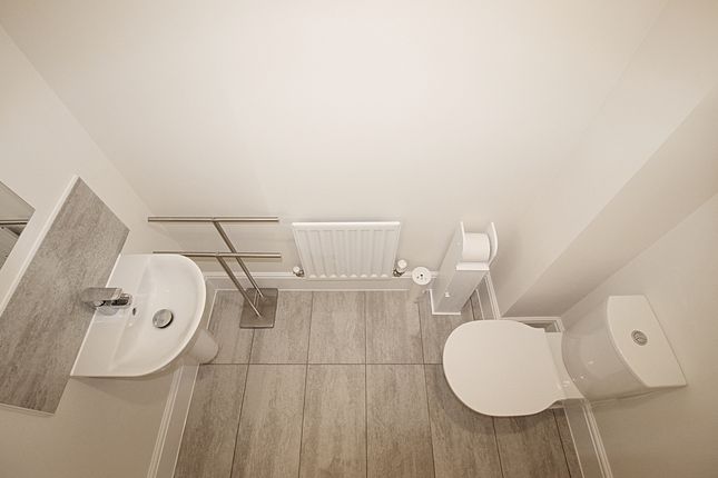 106, Armstrong Way , Luton photo 5
