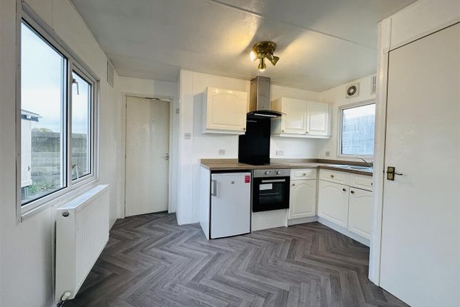 6, Greenacres Mobile Home Park, Selby photo 3