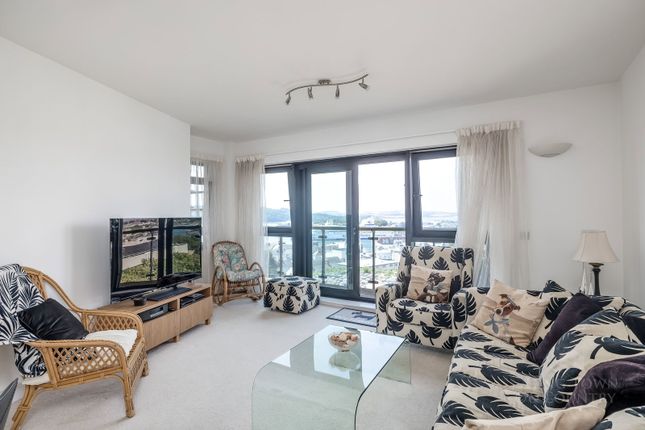 55,Flat 33, The Azure, Cliff Road, Plymouth photo 4