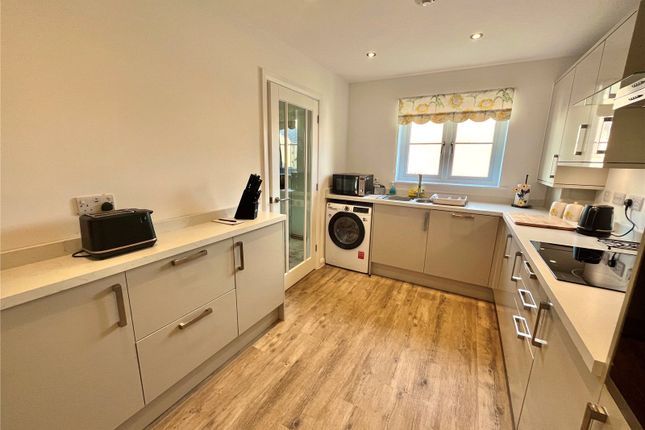 32, Cornfields Walk, Tenby photo 2