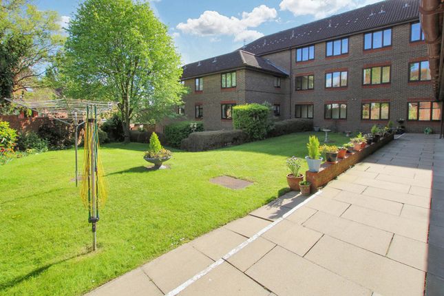 28 Primrose Court Kings Road, Brentwood photo 2