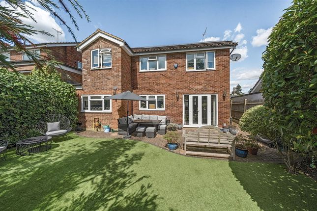 21, Magnaville Road, Bushey photo 4