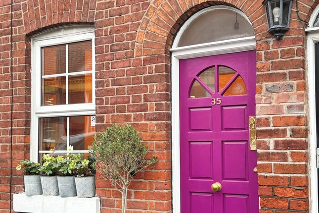 35, Vicker Grove, Manchester photo 4