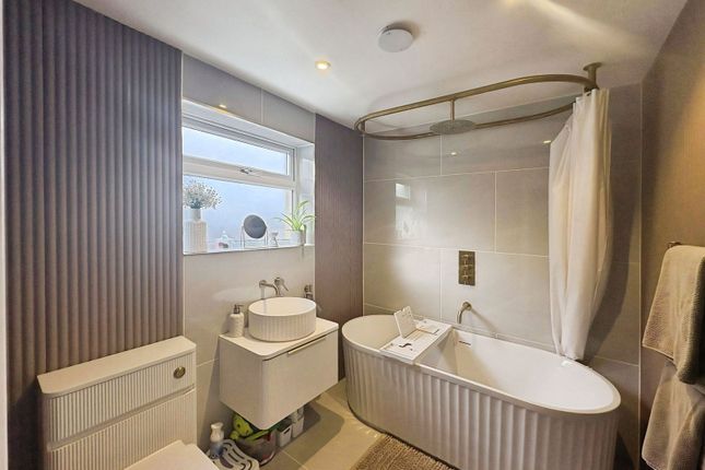 72, East Hill, Dartford photo 2