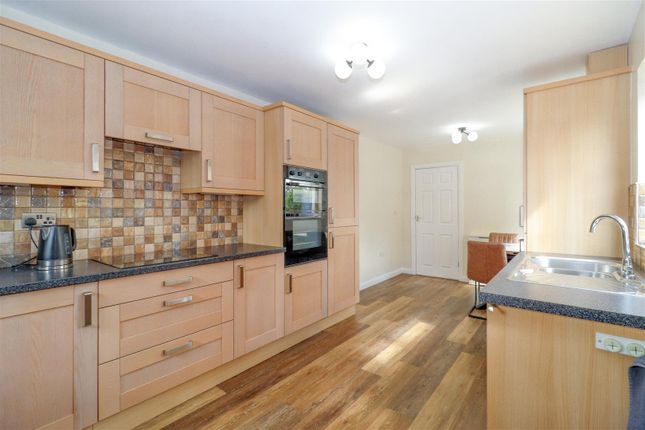 23, Athold Drive, Ossett photo 3