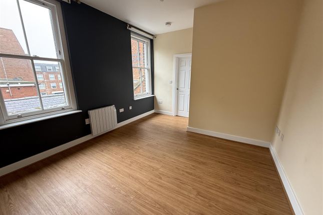 Flat 3, St. Johns Square, Wolverhampton photo 2
