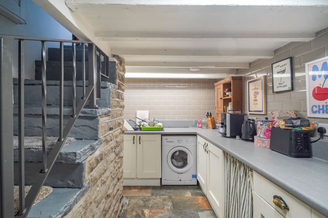 16, Green Mount, Shipley photo 4