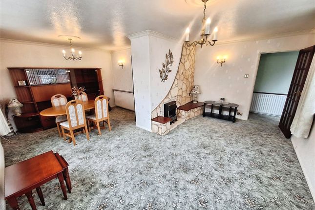 12, Hillside, Warwickshire photo 2
