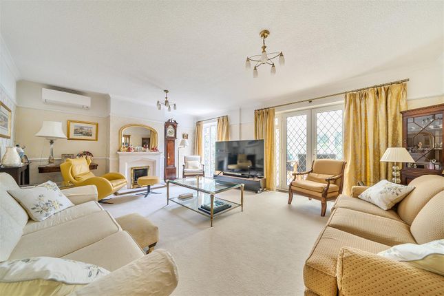 44, Kingsway, Petts Wood Orpington photo 2
