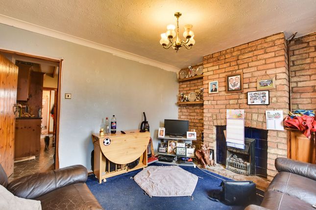 Terraced house for sale in Cross Street, Wigston, Leicester