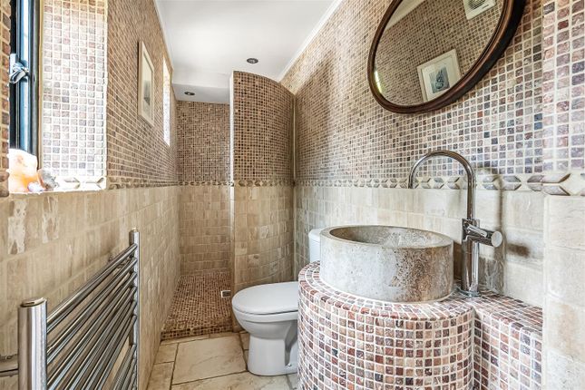 Old Barn Bathroom.Jpg