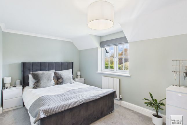 8 The Beaches Waterford Gardens, Littlehampton photo 4