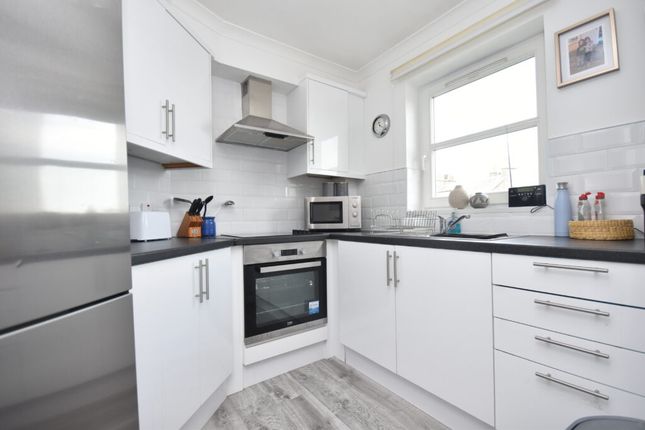 43, Wallace Court, Lanark photo 4