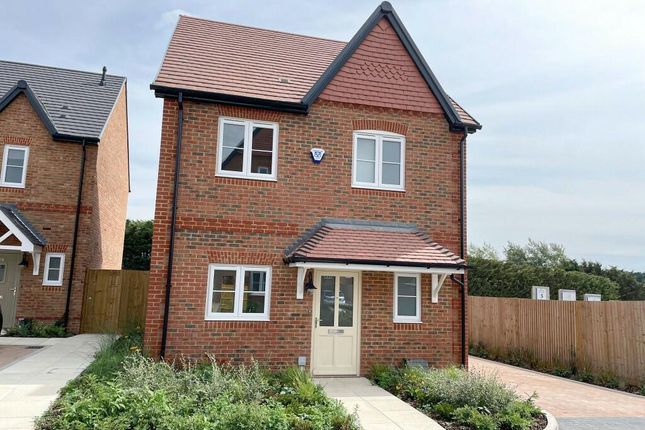 Thumbnail Detached house to rent in Bluebell Way, Bracknell