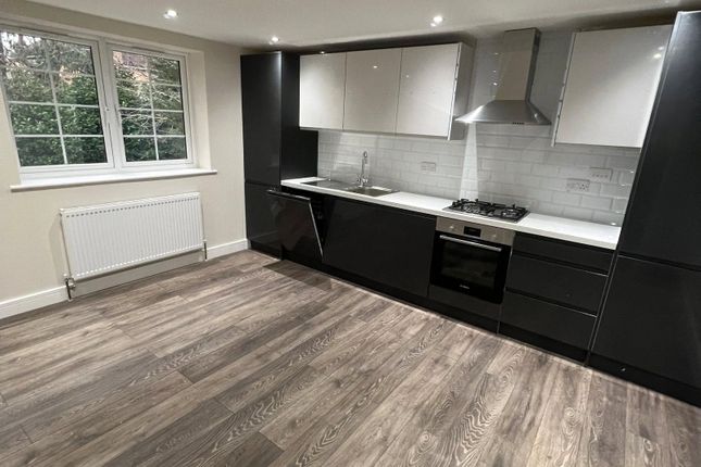 1-bed flat on Flat 6, 19, Harvil Road, Uxbridge, £1,300/mo