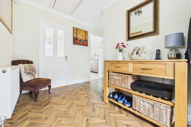 32 The Green, Sutton-In-Ashfield photo 2