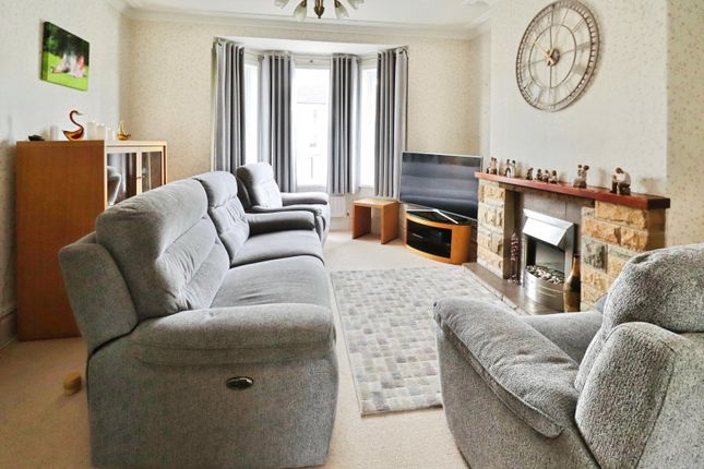 108, Hykeham Road, Lincoln photo 4
