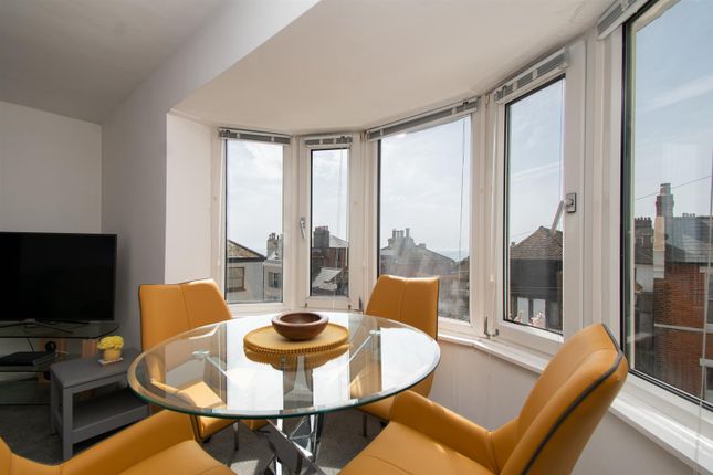 8 Unicorn House, Croft Road, Hastings photo 4