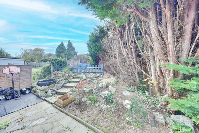 67, Lullingstone Crescent, Orpington photo 4