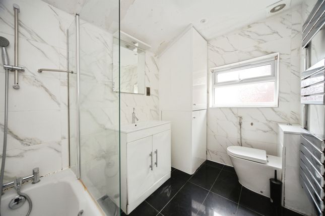 44, Limbury Road, Luton photo 5