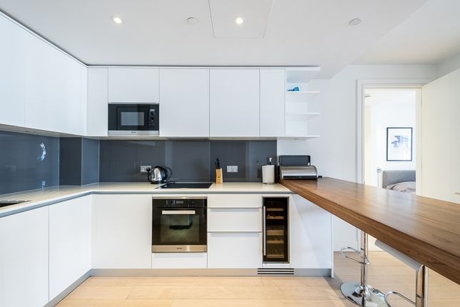 Flat to rent in Merchant Square East, London